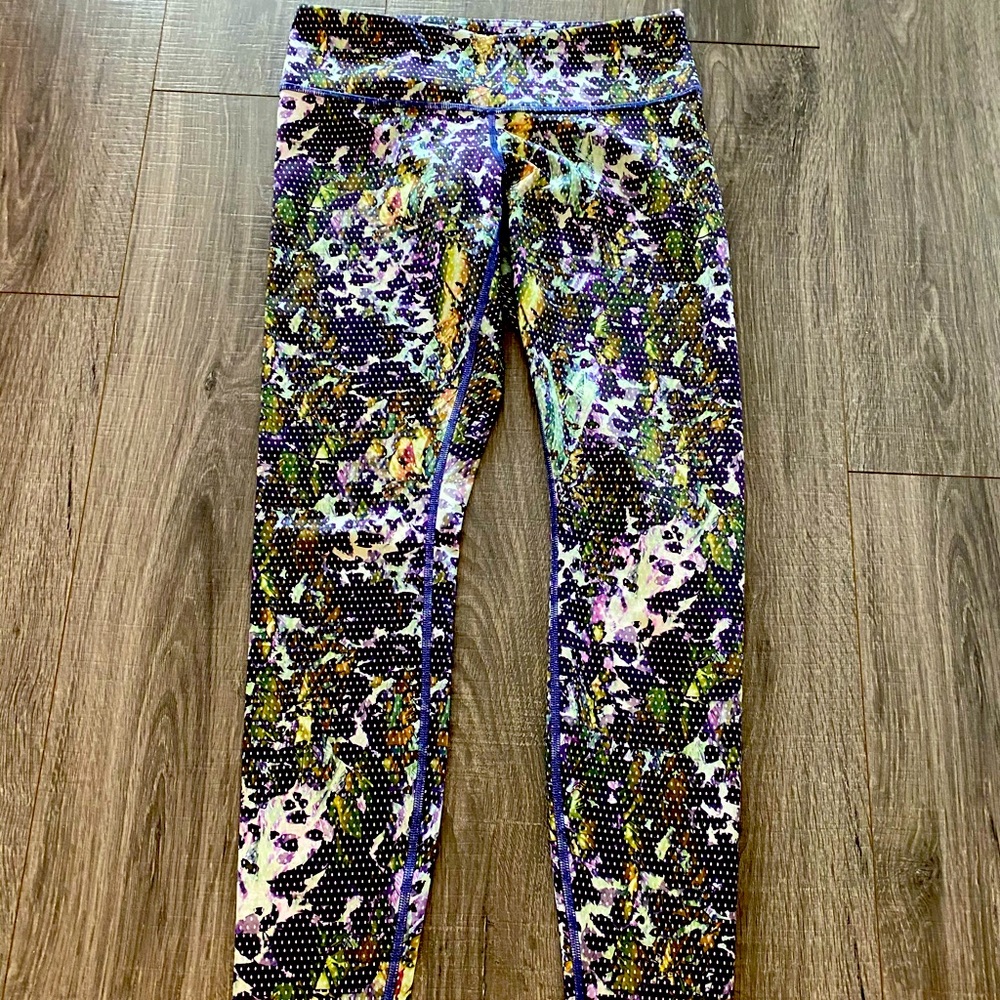 EEUC Lululemon Wunder Unders size 6